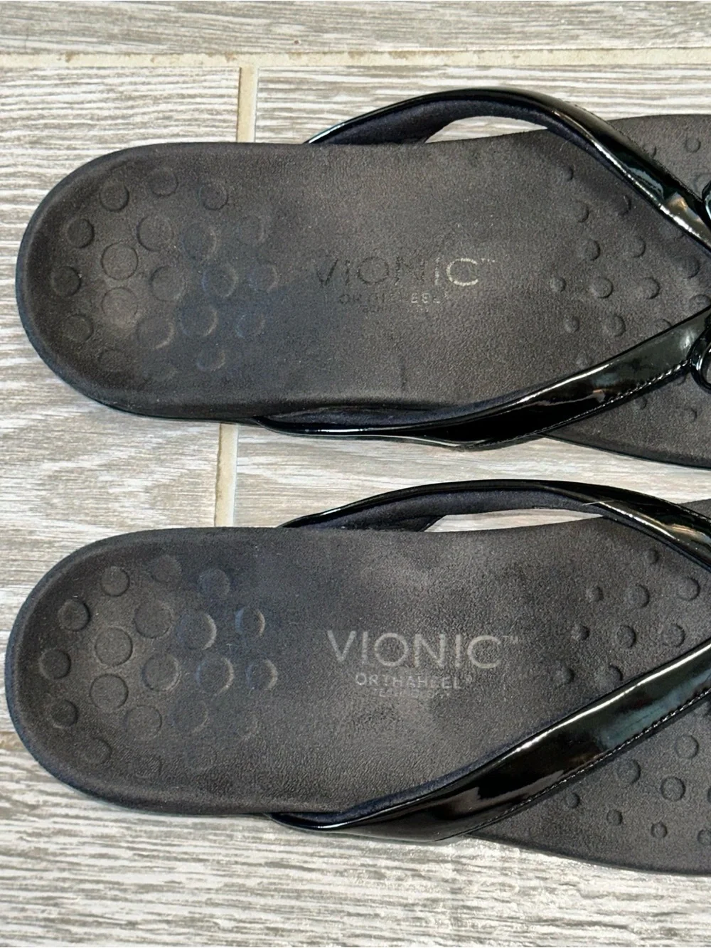 Vionic Bella II Black Patent Orthotic Sandals Flip Flops Bow Thong Women’s 9